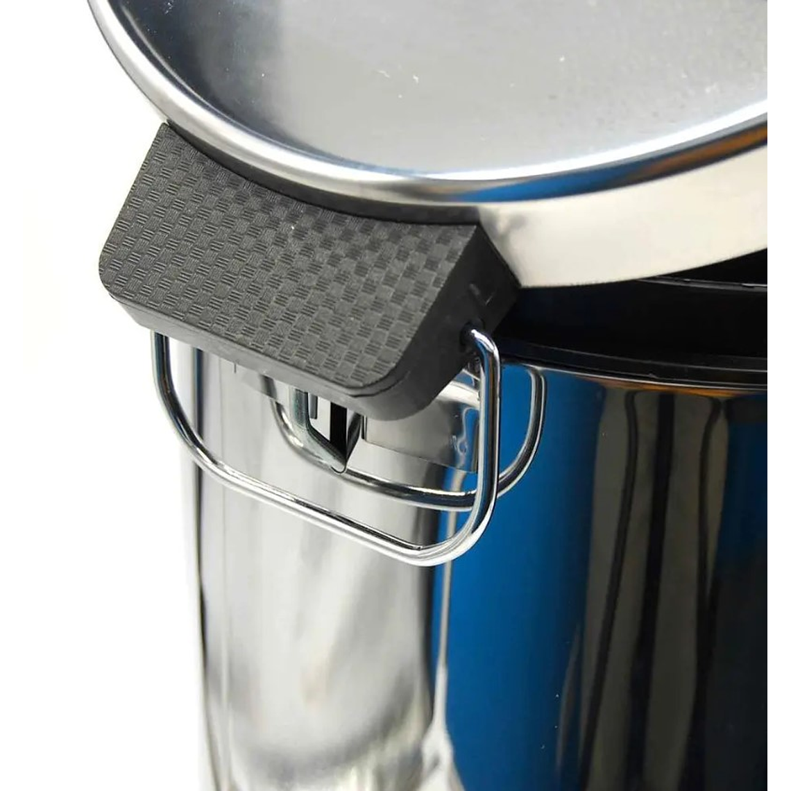 Cesto metálico para basura con Pedal 4