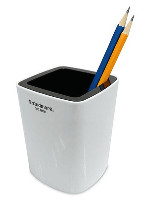 Porta lápices Studmark en color blanco y negro