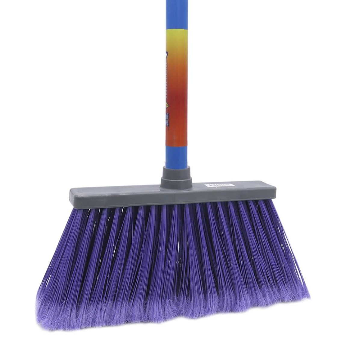 Escoba Kika Super Mia Con Mango De Madera Pintado  2