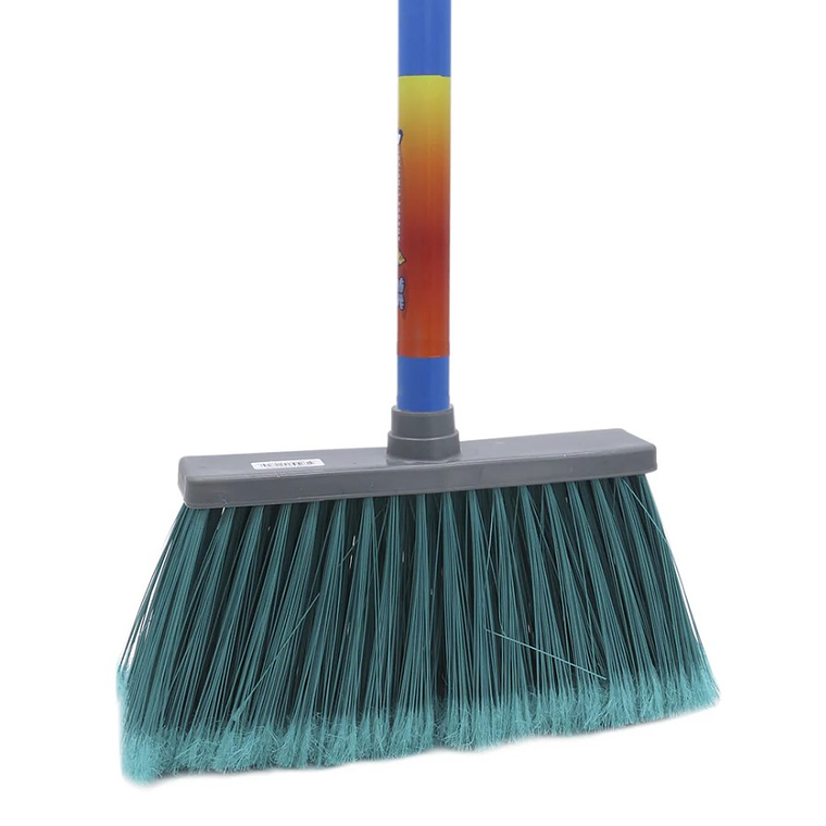 Escoba Kika Super Mia Con Mango De Madera Pintado  4