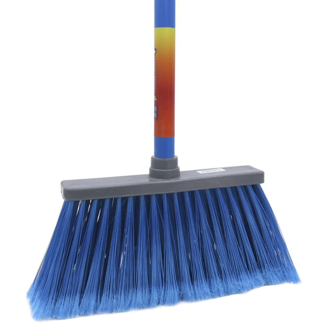 Escoba Kika Super Mia Con Mango De Madera Pintado  1