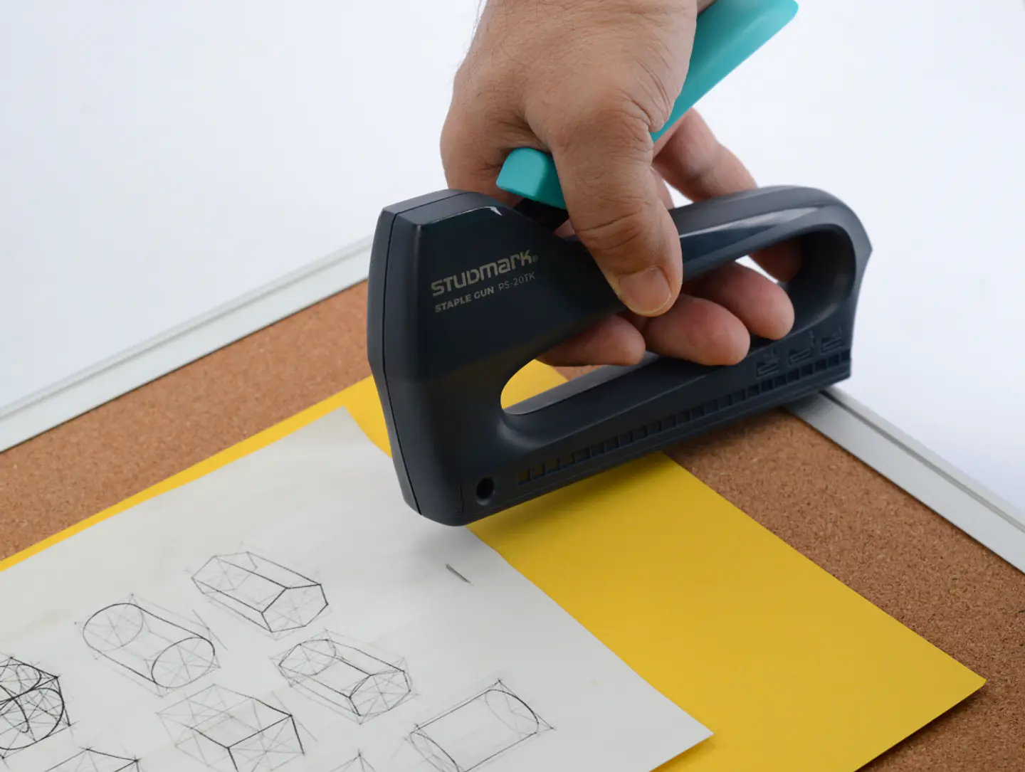 Engrapadora tipo Pistola Studmark 3