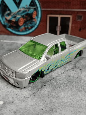 Nissan Titan Hot Trucks Hot Wheels Mattel 2016