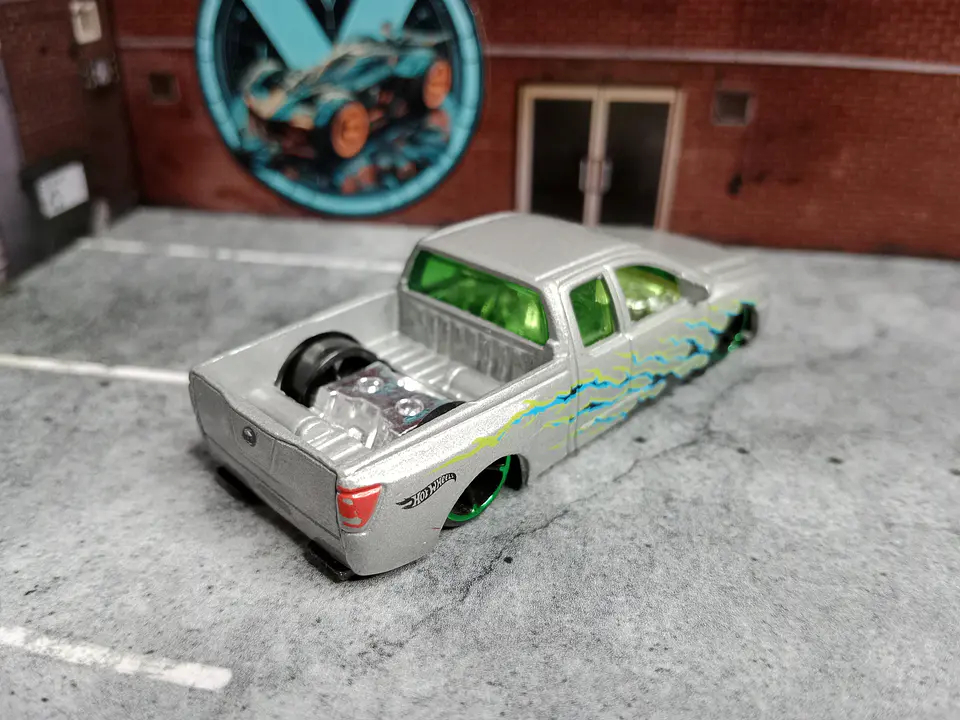 Nissan Titan Hot Wheels 2016 Hot Trucks Mattel 2