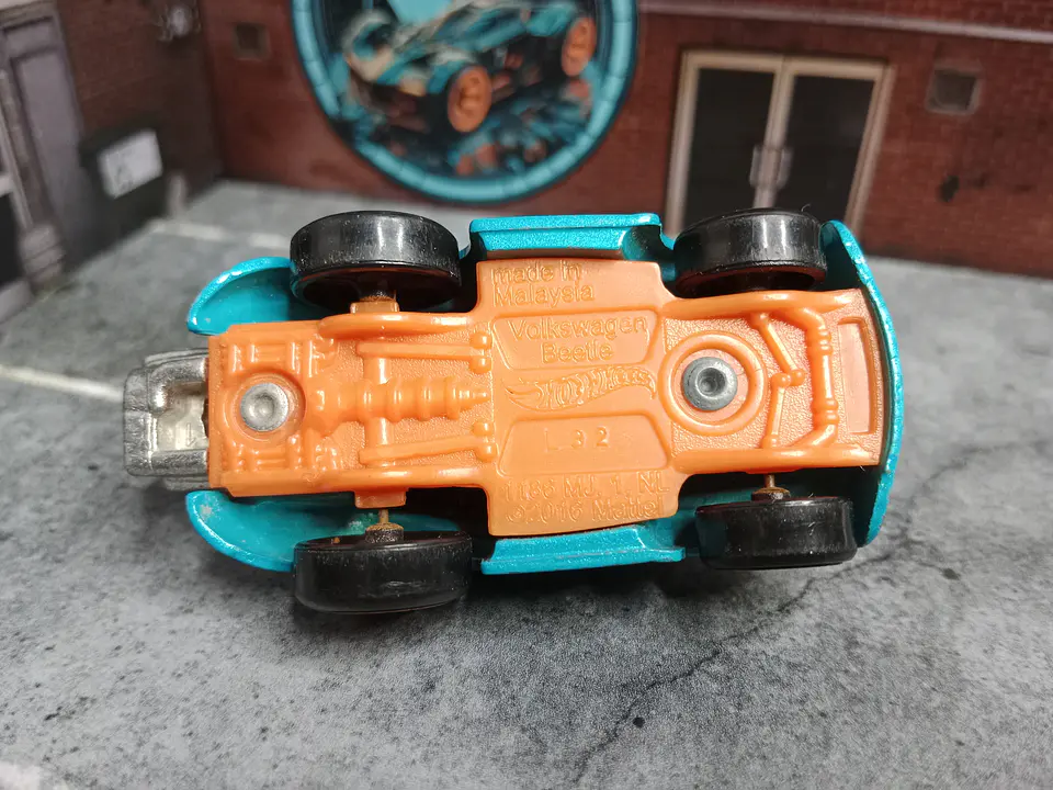 Volkswagen Beetle Tooned Hot Wheels Mattel 2018 3