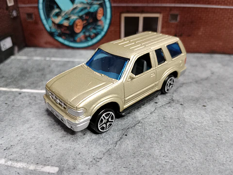 Ford Explorer Nº6061 Motor Max 1/64