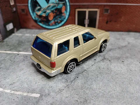 Ford Explorer Nº6061 Motor Max 1/64