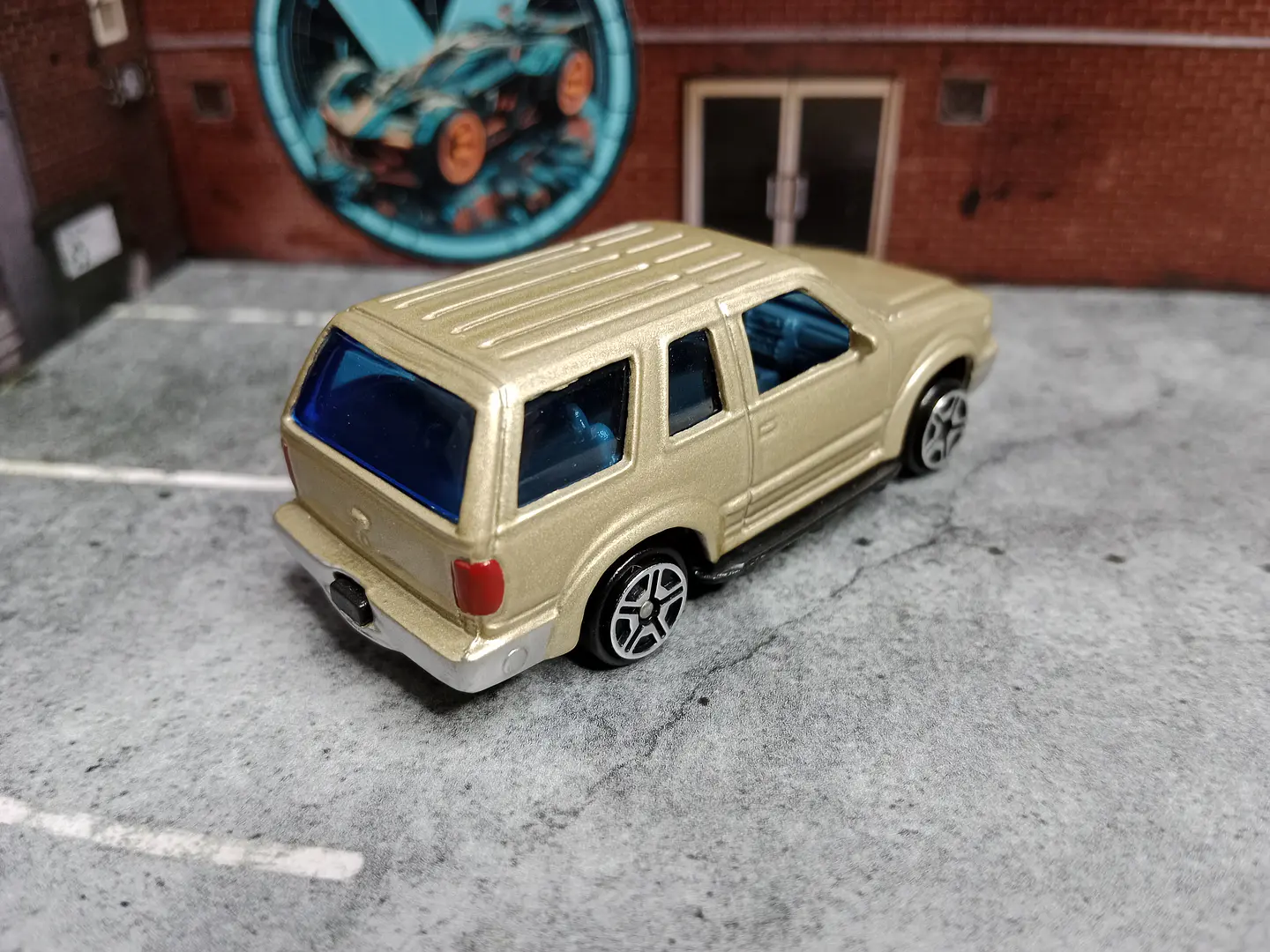 Ford Explorer Nº6061 Motor Max 1/64 2