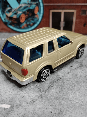 Ford Explorer Nº6061 Motor Max 1/64