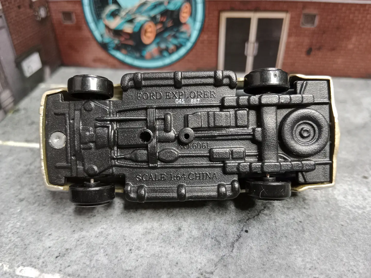 Ford Explorer Nº6061 Motor Max 1/64 3