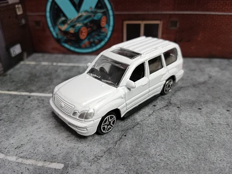 Toyota Land Cruiser Nº6010 Motor Max 1/64