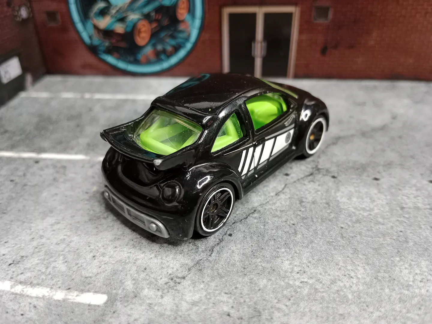Volkswagen New Beetle Cup Night Burnerz Hot Wheels Mattel 2016 2