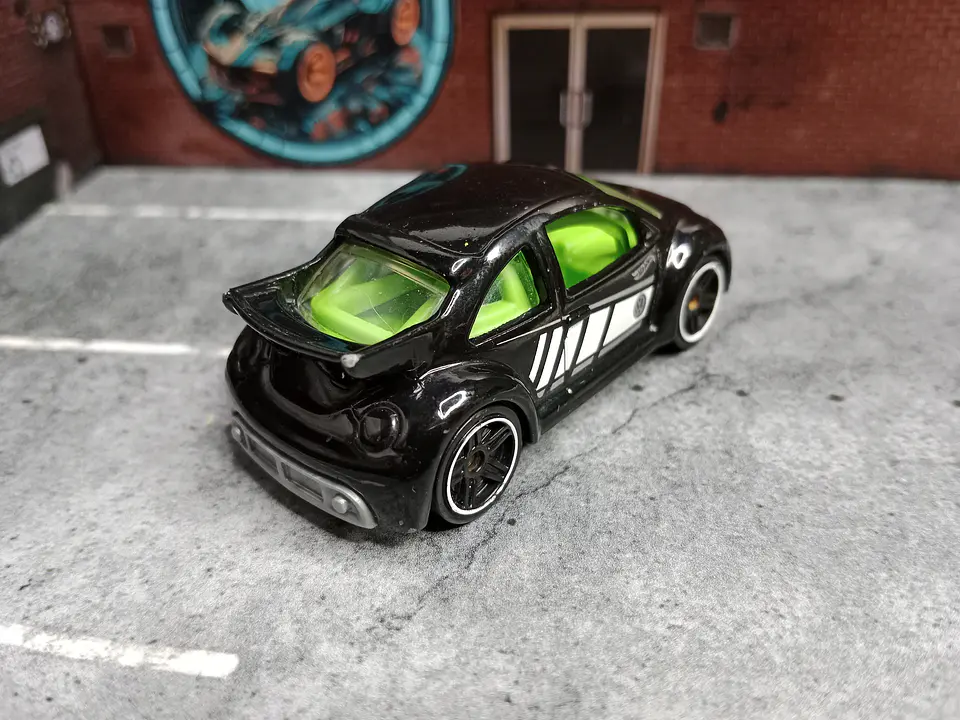 Volkswagen New Beetle Cup Night Burnerz Hot Wheels Mattel 2016 2