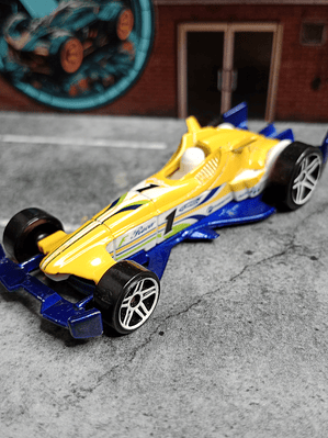 F-Racer Mystery Models: Circuit Champions Hot Wheels Mattel 2011