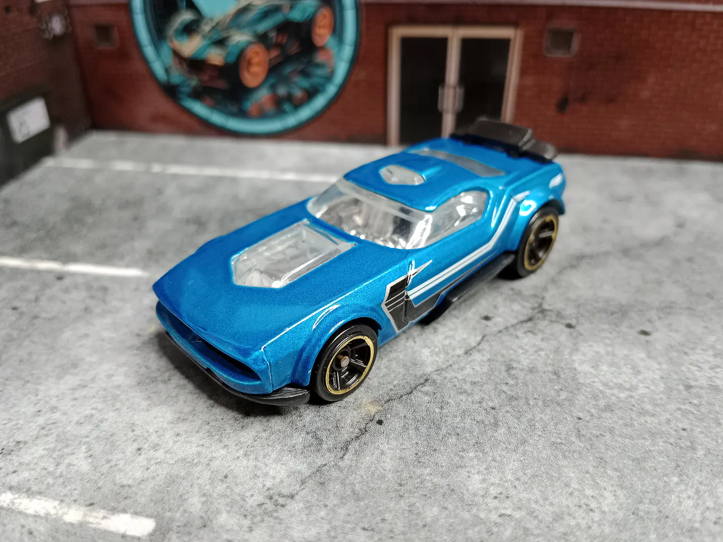 Fast Fish HW Video Game Heroes Hot Wheels Mattel 2011 1