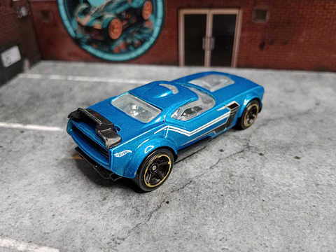 Fast Fish HW Video Game Heroes Hot Wheels Mattel 2011