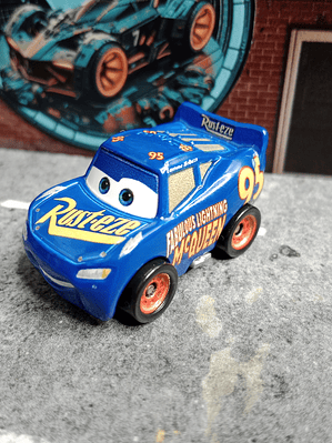 Fabuloso Rayo McQueen Cars Mini Racers Disney Pixar Mattel 2016