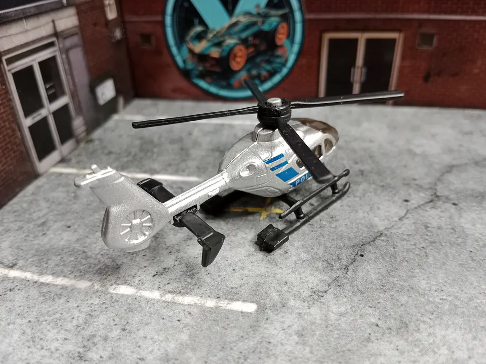 Helicóptero Policial Siku 7,5cm 2