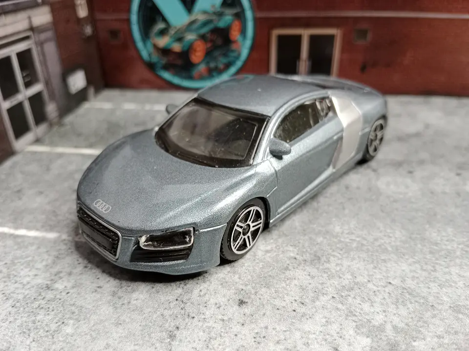 Audi R8 Bburago 1/43 1