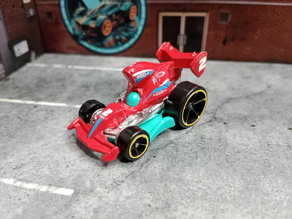 Tarmac Attack Tooned Hot Wheels Mattel 2017 1