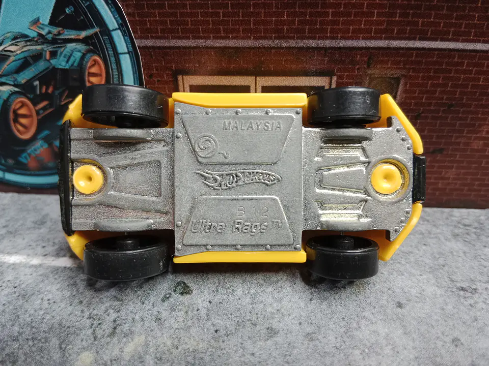 Ultra Rage Track Stars Hot Wheels Mattel 2009 3