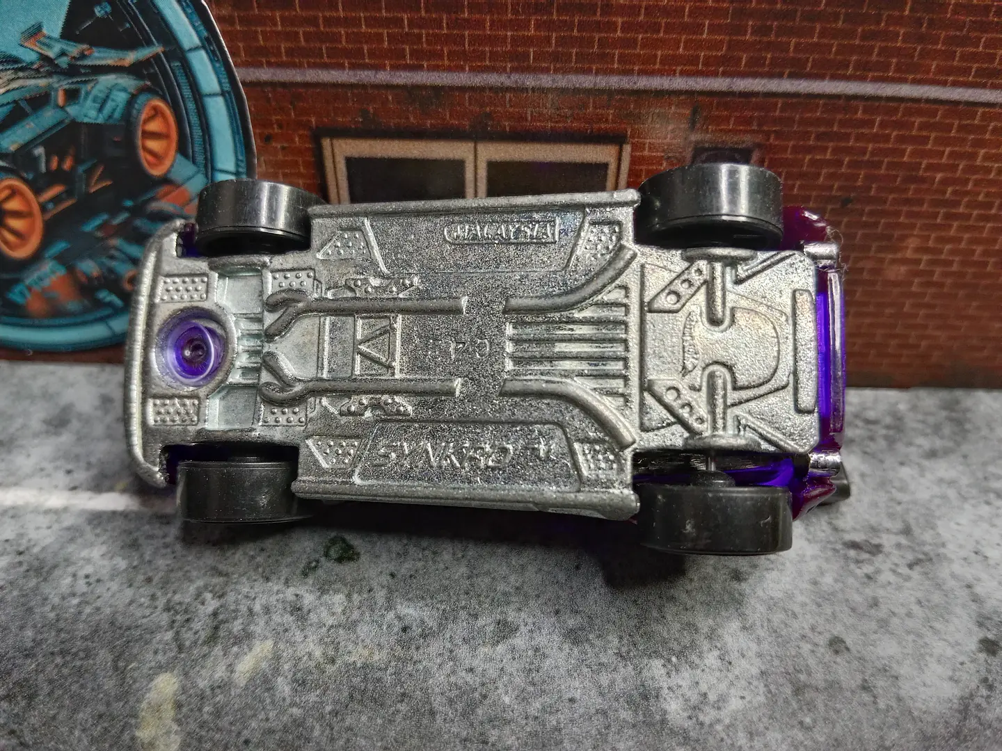 Synkro HW Video Game Heroes Hot Wheels Mattel 2011 3