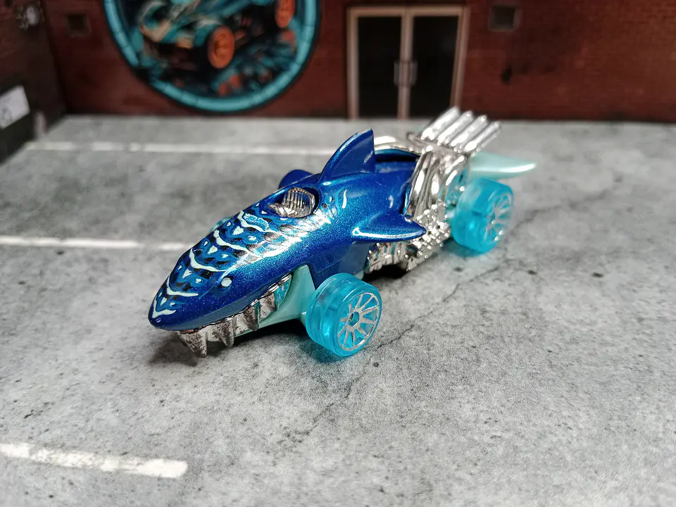 Sharkcruiser HW City: Street Beasts Hot Wheels Mattel 2015 1