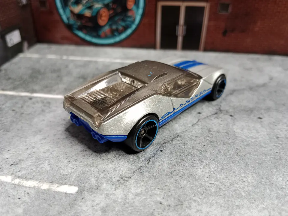La Fasta HW Garage Hot Wheels Mattel 2010 2