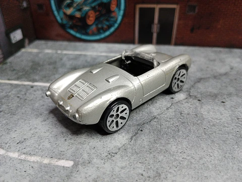 Porsche 550 A Spyder Maisto 1/64