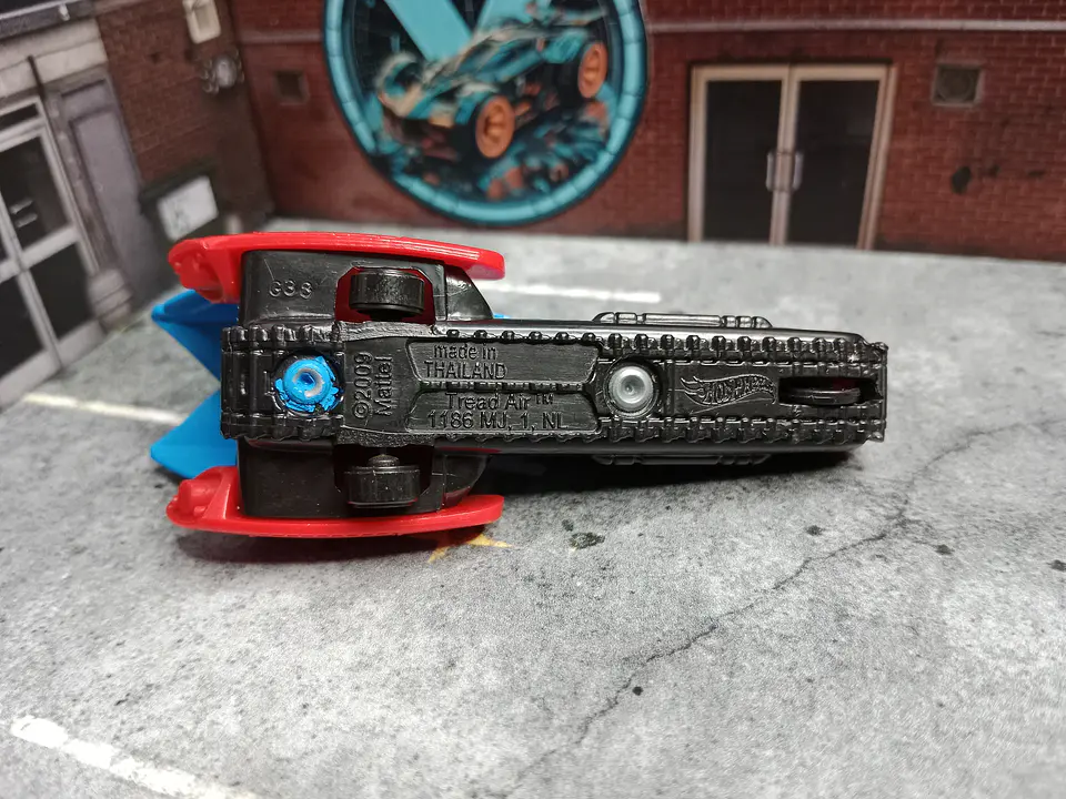Tread Air Attack Pack Hot Wheels Mattel 2014 3