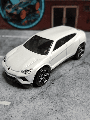 Lamborghini Urus HW City: Street Power Hot Wheels Mattel 2015 New Model