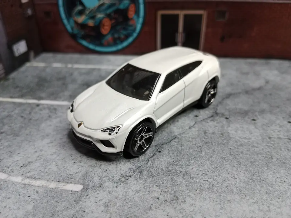 Lamborghini Urus HW City: Street Power Hot Wheels Mattel 2015 New Model 1