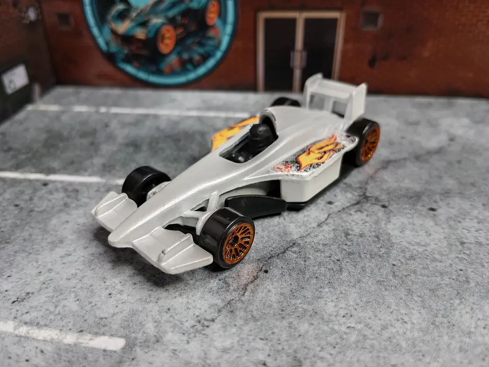 GP-2009 Team Hot Wheels Mattel 2011 1