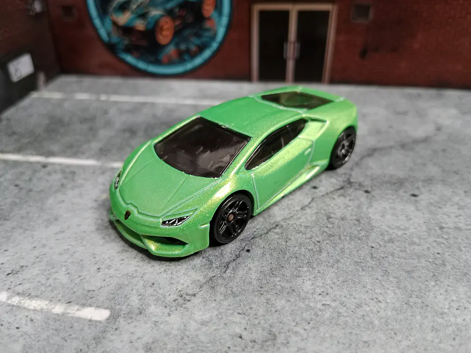 Lamborghini Huracan LP 610-4 HW Workshop: HW Garage Hot Wheels Mattel 2015 New Model 1
