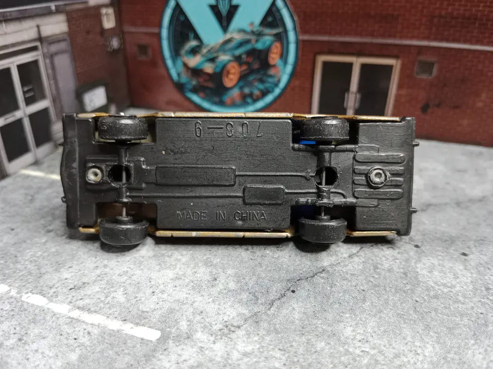 Pontiac Bonneville Sin Marca 1/64 3