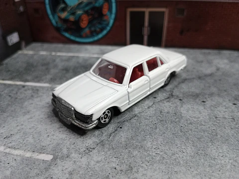 Mercedes Benz 450SEL Nº19 Tomica 1/67 Tomy 1976