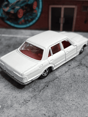Mercedes Benz 450SEL Nº19 Tomica 1/67 Tomy 1976