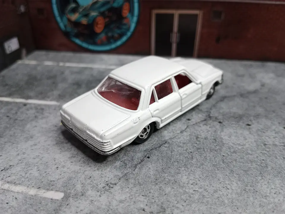 Mercedes Benz 450SEL Nº19 Tomica 1/67 Tomy 1976 2