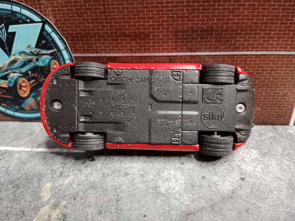 Porsche Carrera GT Siku 8,5cm 4