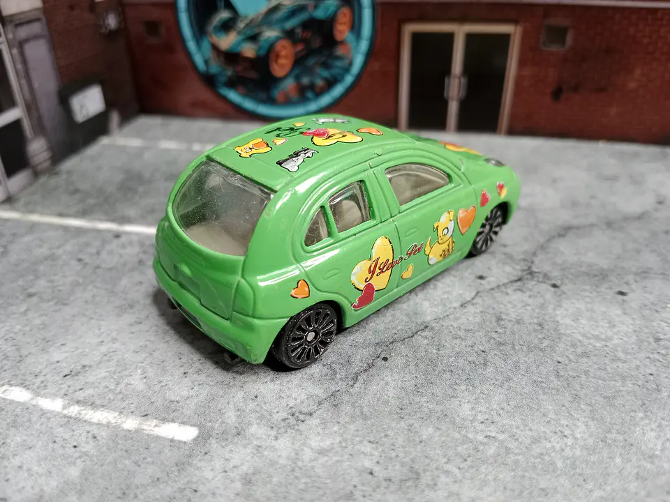 Coche Nissan Micra Sin Marca 1/64 2