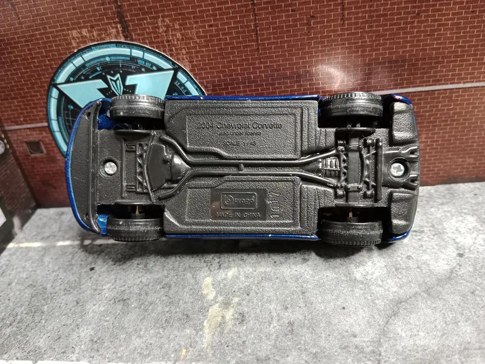 Chevrolet Corvette 2004 Bburago 1/43 3