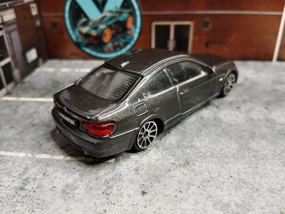 BMW 335i Bburago 1/43 2