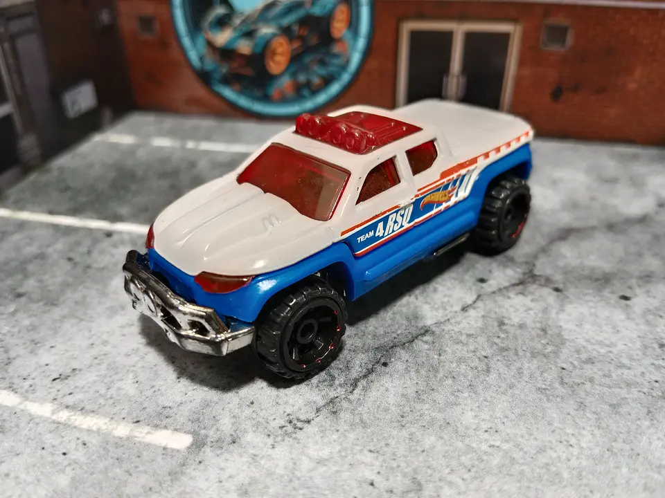 Off-Duty HW Rescue Hot Wheels Mattel 2017 1