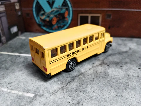 School Bus Welly 1/60