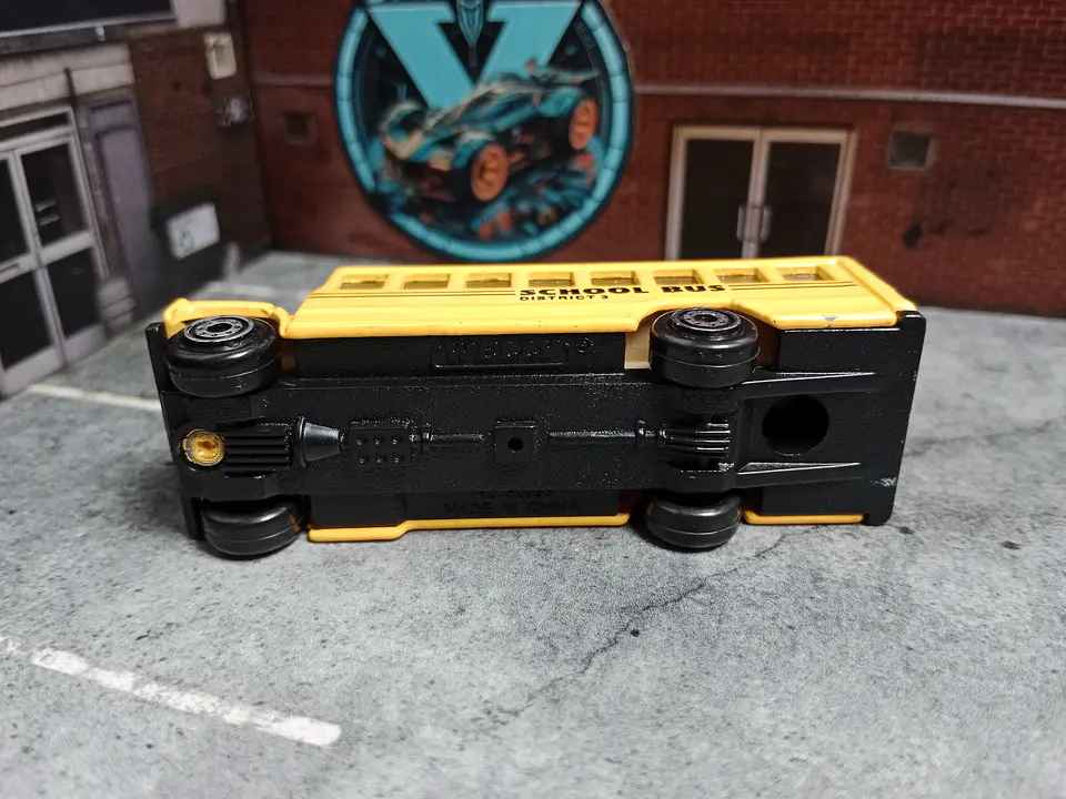 School Bus Welly 1/60 3