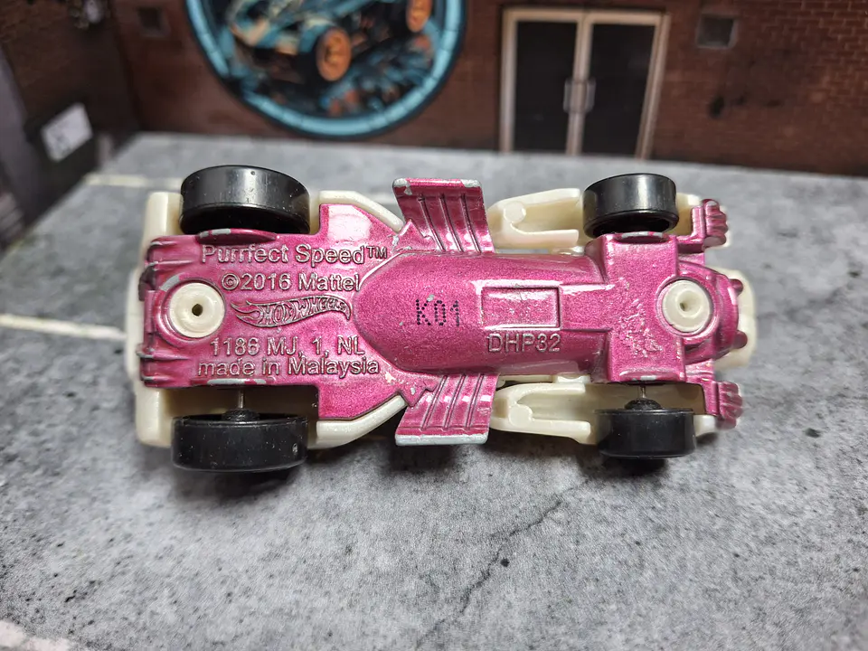 Purrfect Speed Hot Wheels 2017 Street Beasts Mattel 3