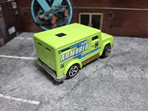 Armored Truck Hot Wheels 2014 Police Pursuit Mattel