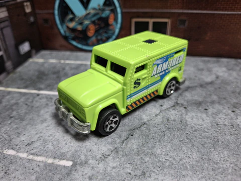 Armored Truck Hot Wheels 2014 Police Pursuit Mattel
