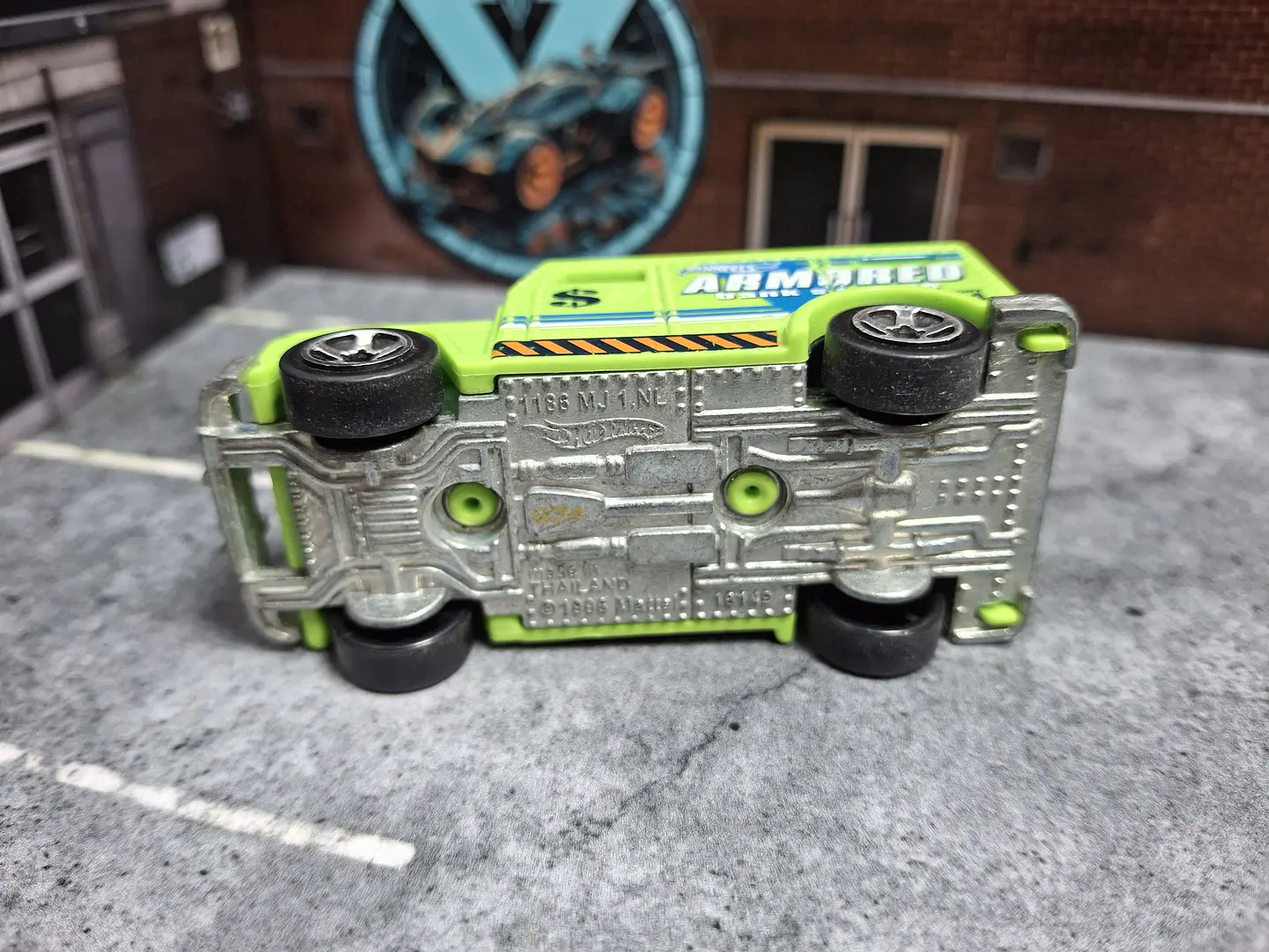 Armored Truck Hot Wheels 2014 Police Pursuit Mattel 3