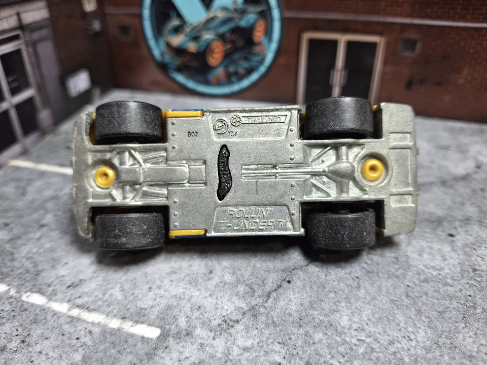 Rollin' Thunder Hot Wheels 2011 Trick Tracks Mattel 3
